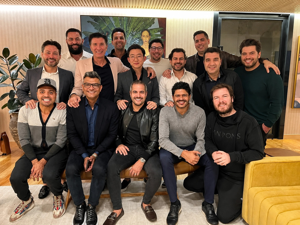 Empresários reunidos após encontro