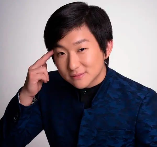 Pyong Lee